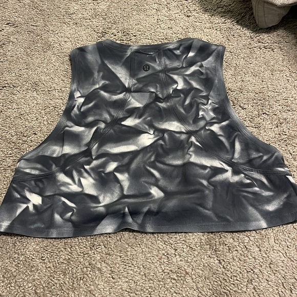 LULULEMON cropped workout top - Picture 3 of 4